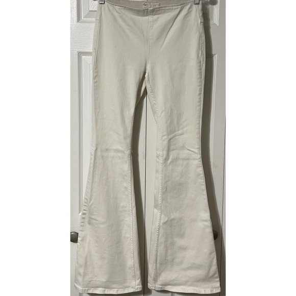 Free People Denim - Free People Penny Stretch Pull-On Mid Rise Flare Jeans Worn White SZ 29 (28x33)